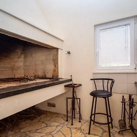 Bego Heated Pool With Jaccuzzi, Summer Kitchen, Garden Apartment *