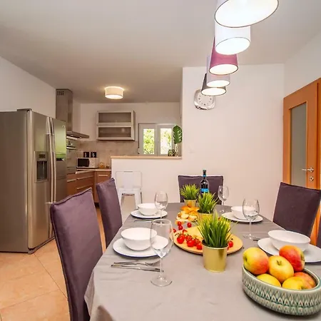 Apartment Bego Heated Pool With Jaccuzzi, Summer Kitchen, Garden